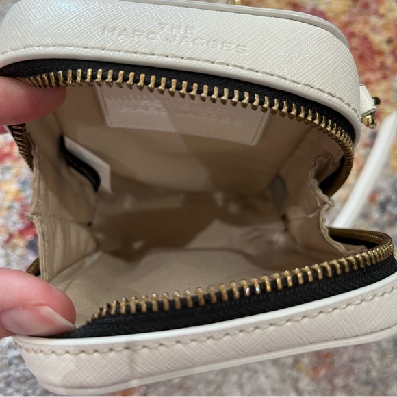 Marc Jacobs Leather Hotshot Crossbody Bag - Picture 7 of 8